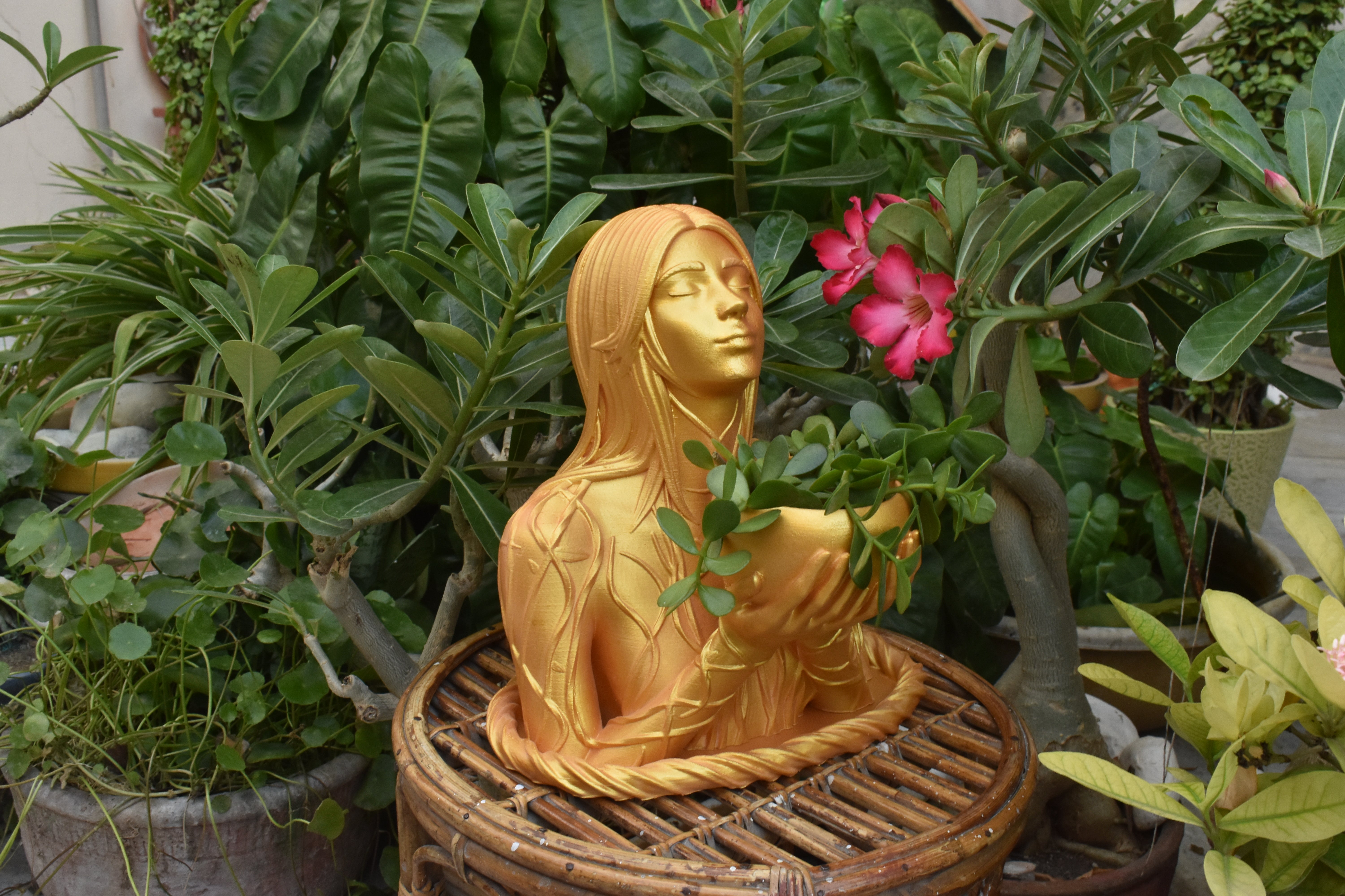 Goddess Lady Garden Pot | Decorative Planter | Indoor Plant Pot | Ideal for Desk, Home, or Jewellery Store Décor