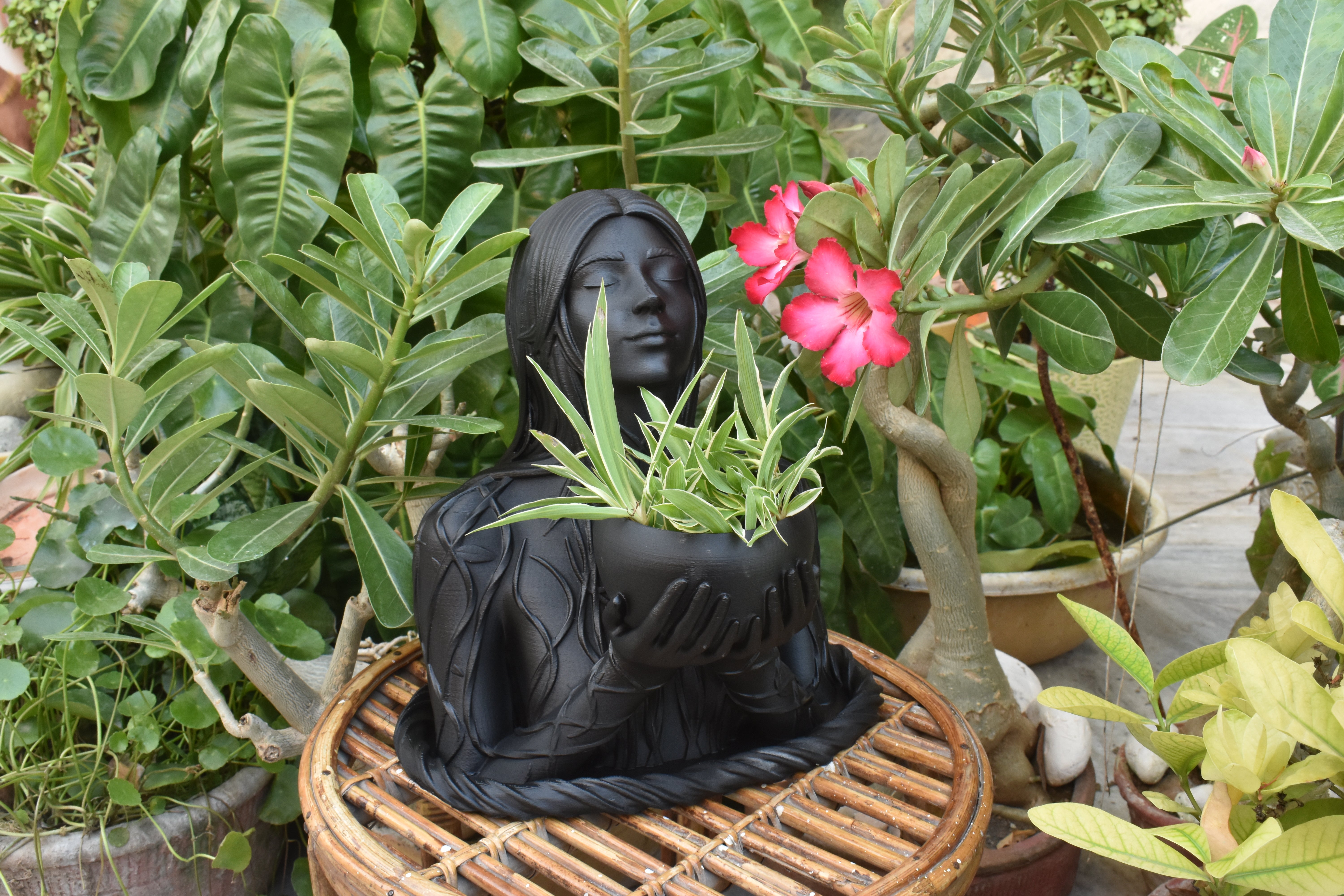 Goddess Lady Garden Pot | Decorative Planter | Indoor Plant Pot | Ideal for Desk, Home, or Jewellery Store Décor