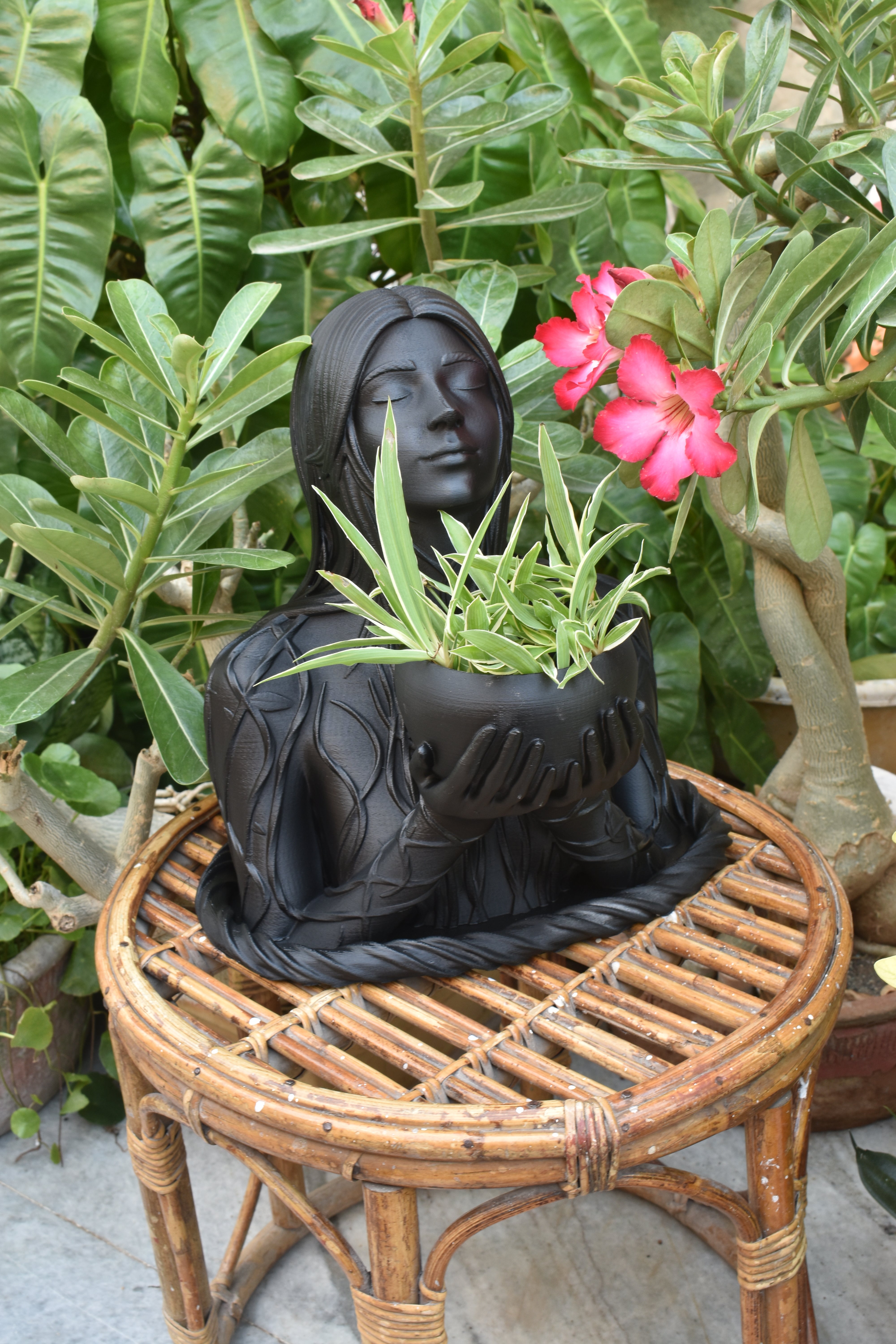 Goddess Lady Garden Pot | Decorative Planter | Indoor Plant Pot | Ideal for Desk, Home, or Jewellery Store Décor